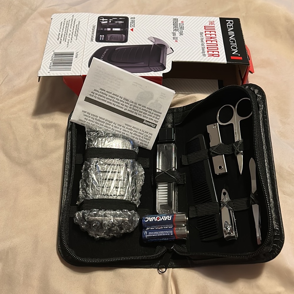 New in the box men’s weekend shaving set - Picture 4 of 4